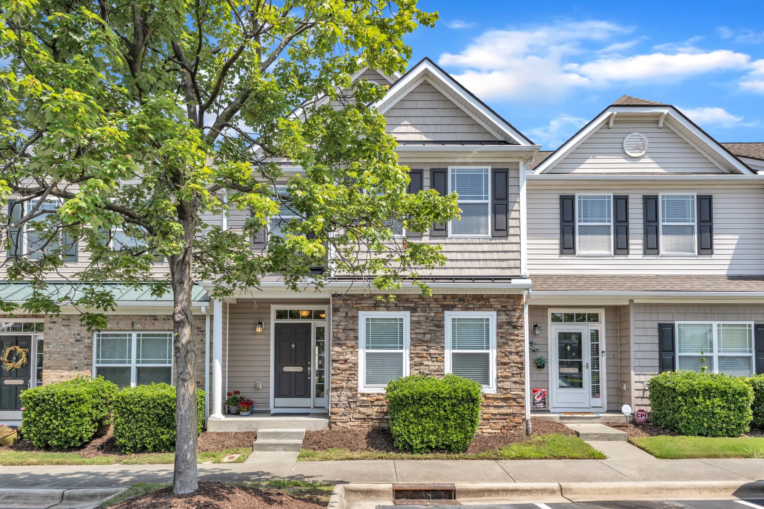 711 Keystone Park Unit 7 For Sale